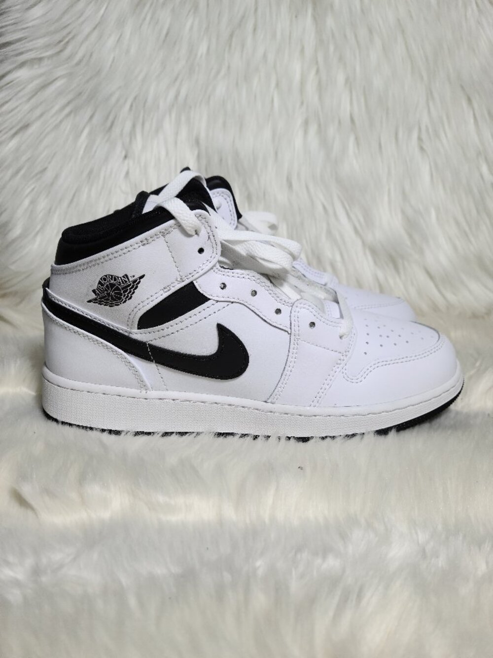 Nike Air Jordan 1 Mid White Black Reverse Panda Women 7.5 / Youth 6 NEW